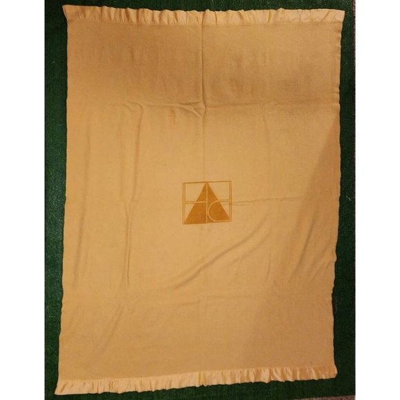 Vintage Kenwood Wool Blanket Yellow Mustard 75" x 55" - Picture 1 of 10